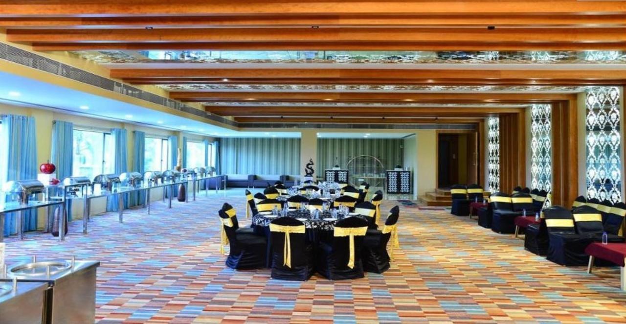 Shamrock Greens By Jardin Hotels Dharmpura Εξωτερικό φωτογραφία