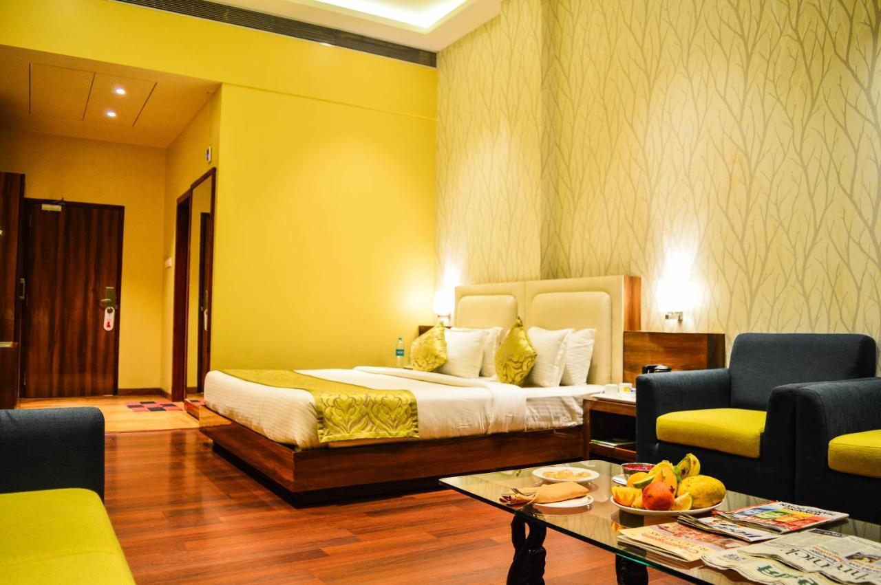 Shamrock Greens By Jardin Hotels Dharmpura Εξωτερικό φωτογραφία