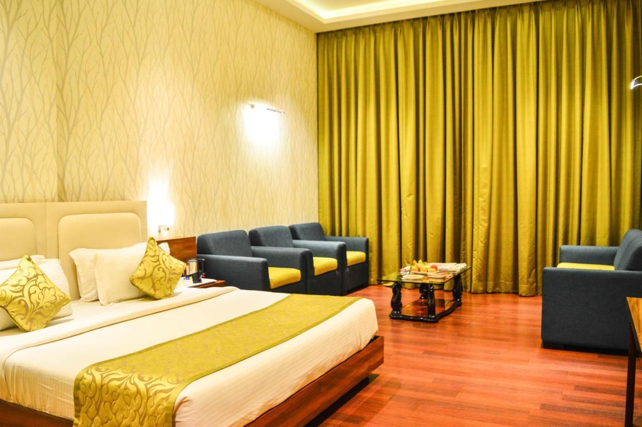 Shamrock Greens By Jardin Hotels Dharmpura Εξωτερικό φωτογραφία