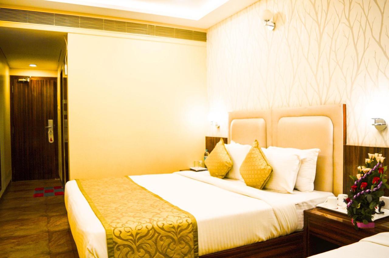 Shamrock Greens By Jardin Hotels Dharmpura Εξωτερικό φωτογραφία