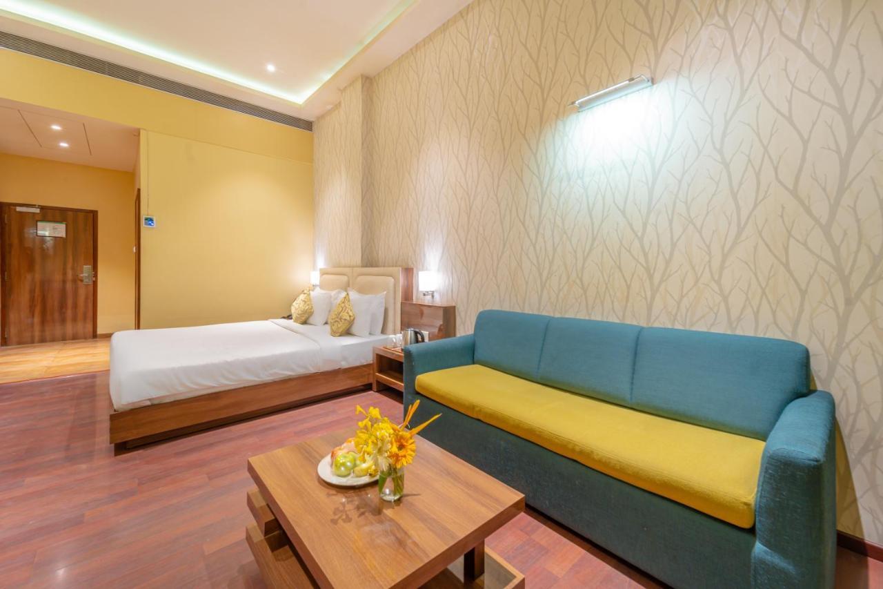 Shamrock Greens By Jardin Hotels Dharmpura Εξωτερικό φωτογραφία