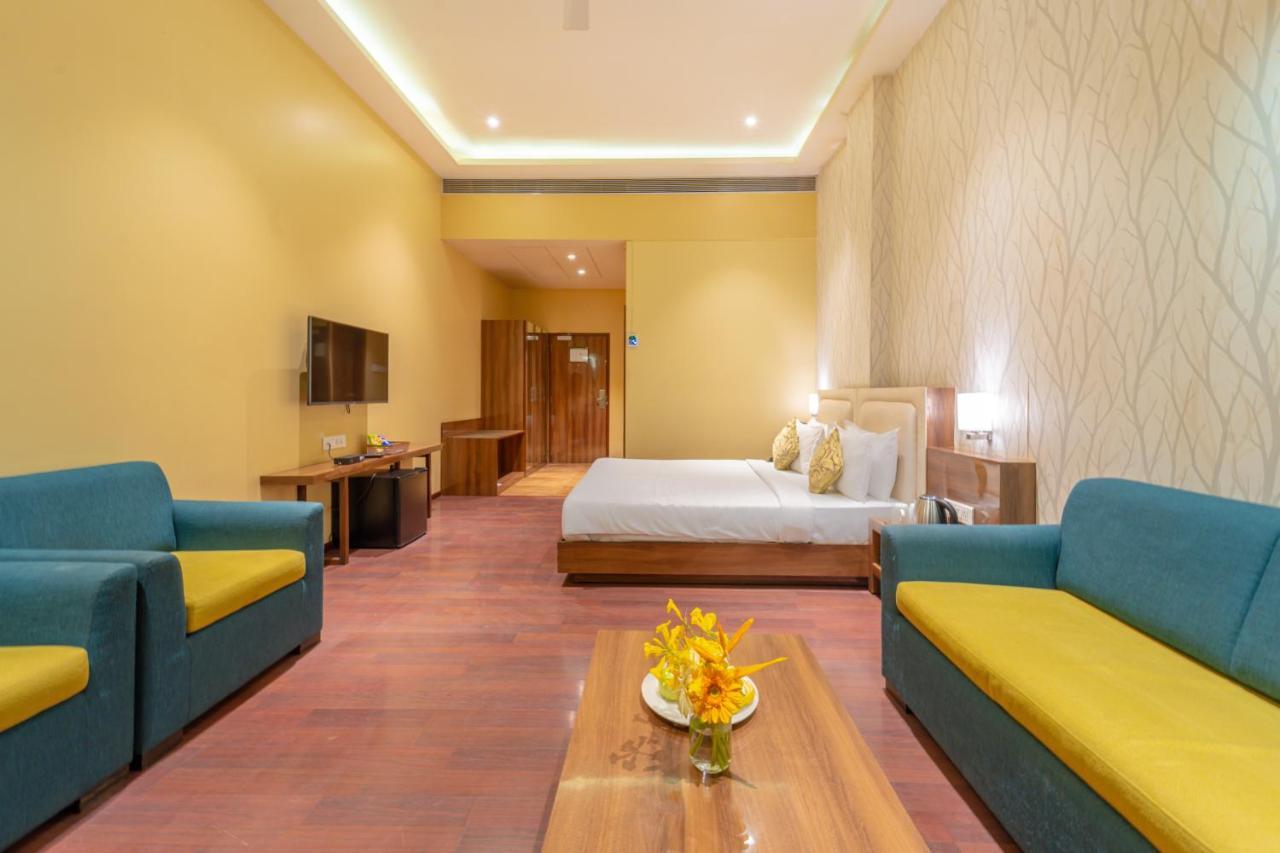 Shamrock Greens By Jardin Hotels Dharmpura Εξωτερικό φωτογραφία